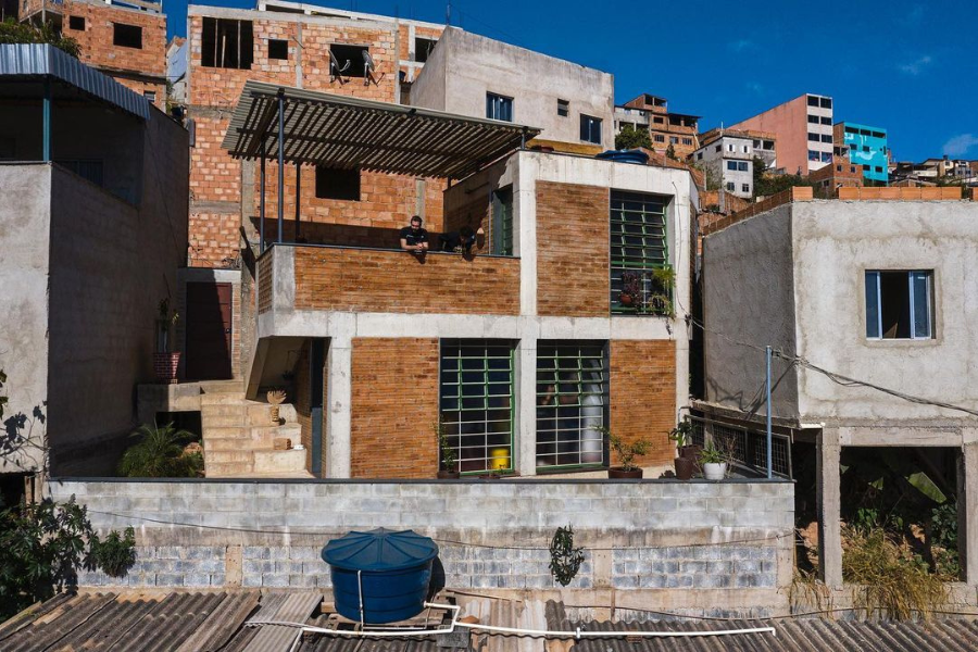 Imagem da matéria <strong>Casa do Ano: Projeto em favela de BH leva prêmio internacional de arquitetura</strong>