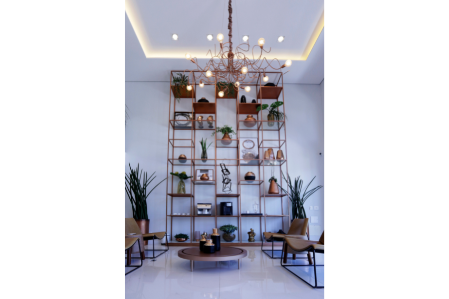 Imagem da matéria #Club&Casa Home – Elementos de cobre  conduzem layout moderno em clínica de estética