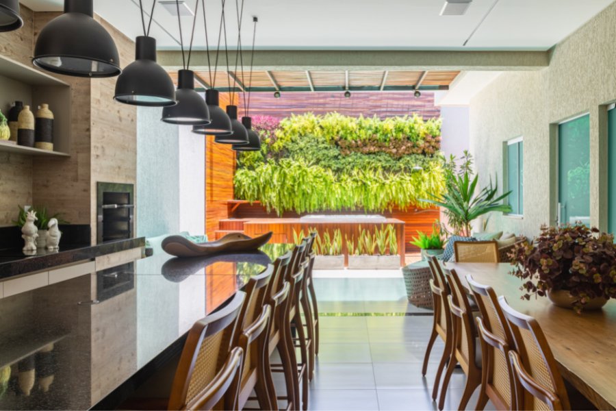 Imagem da matéria #Club&Casa Home – Revestimentos e marcenaria com cores ousadas renovam casa térrea