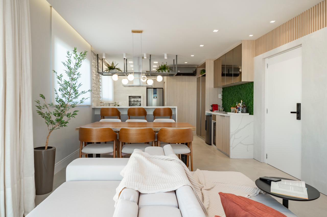Imagem da matéria #Conteúdo e Visibilidade – Apartamento 2401: Luxo e sofisticação redefinidos em um living