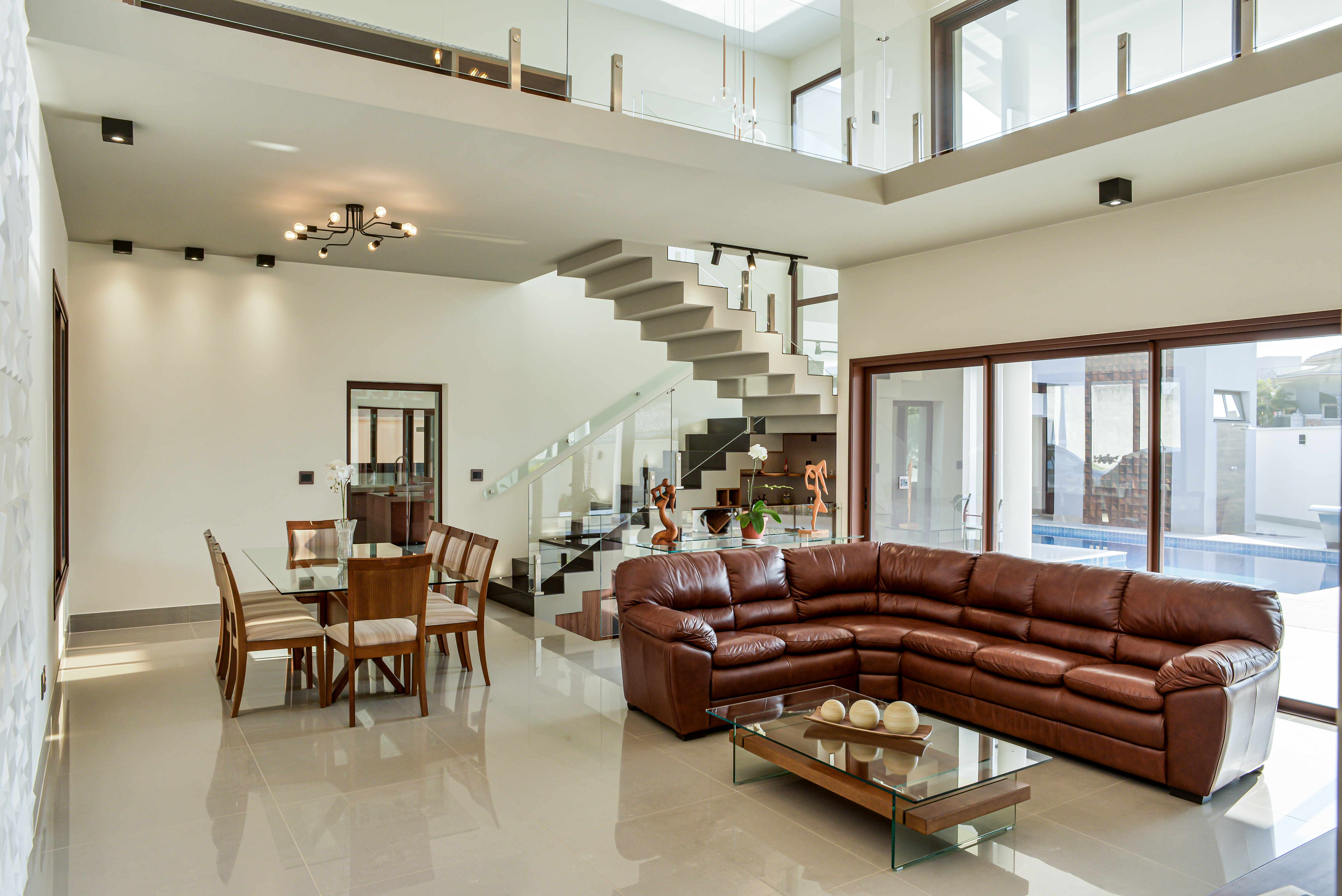 Imagem da matéria #Conteúdo e Visibilidade: interiores com luminotécnica destacam arquitetura e bem-estar no projeto Orion, em Pindamonhangaba