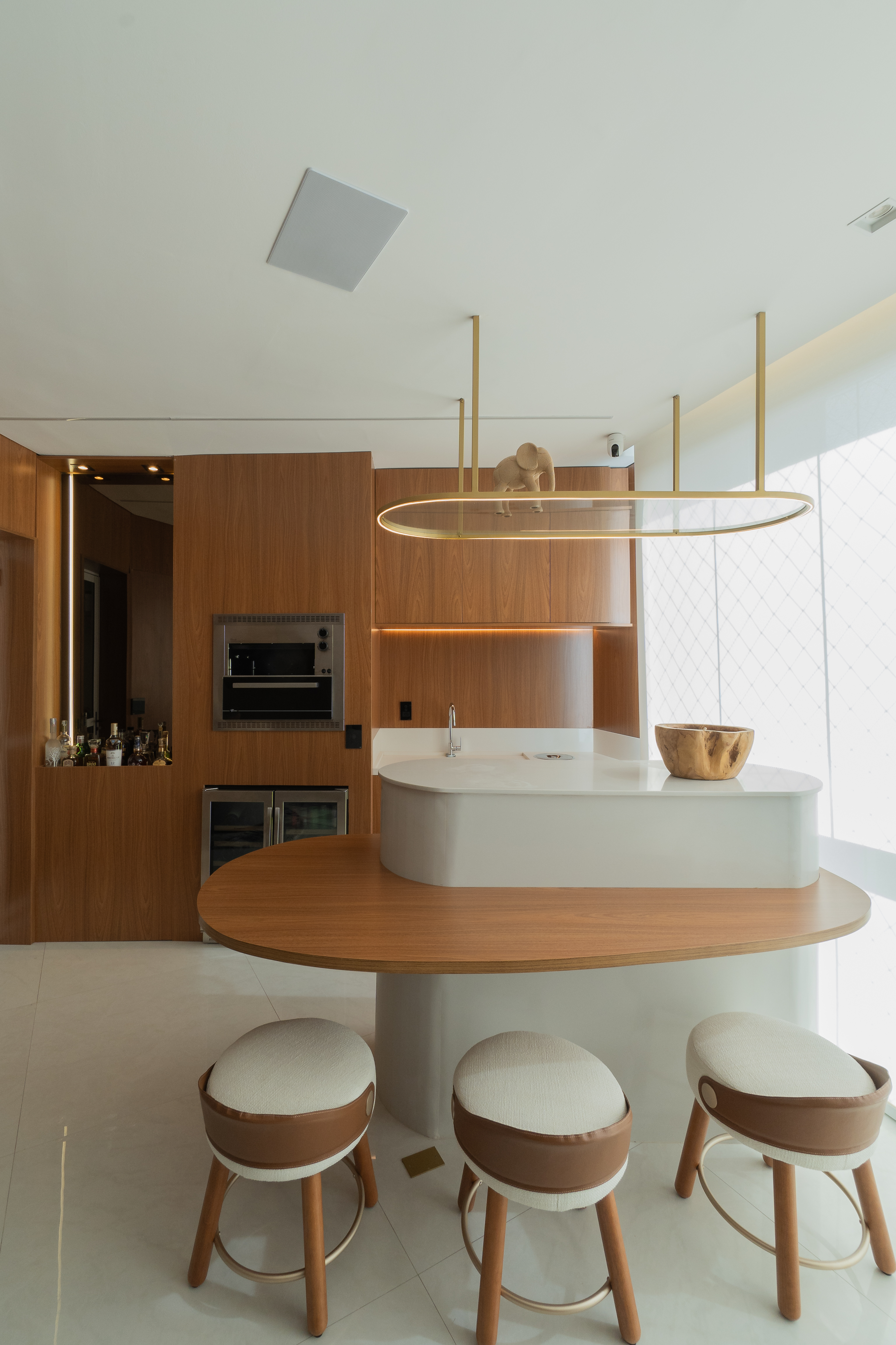 Imagem do post #CONTEÚDO E VISIBILIDADE: Em Manaus, Luiz Moacir Maia transforma apartamento em refúgio contemporâneo, elegante e funcional