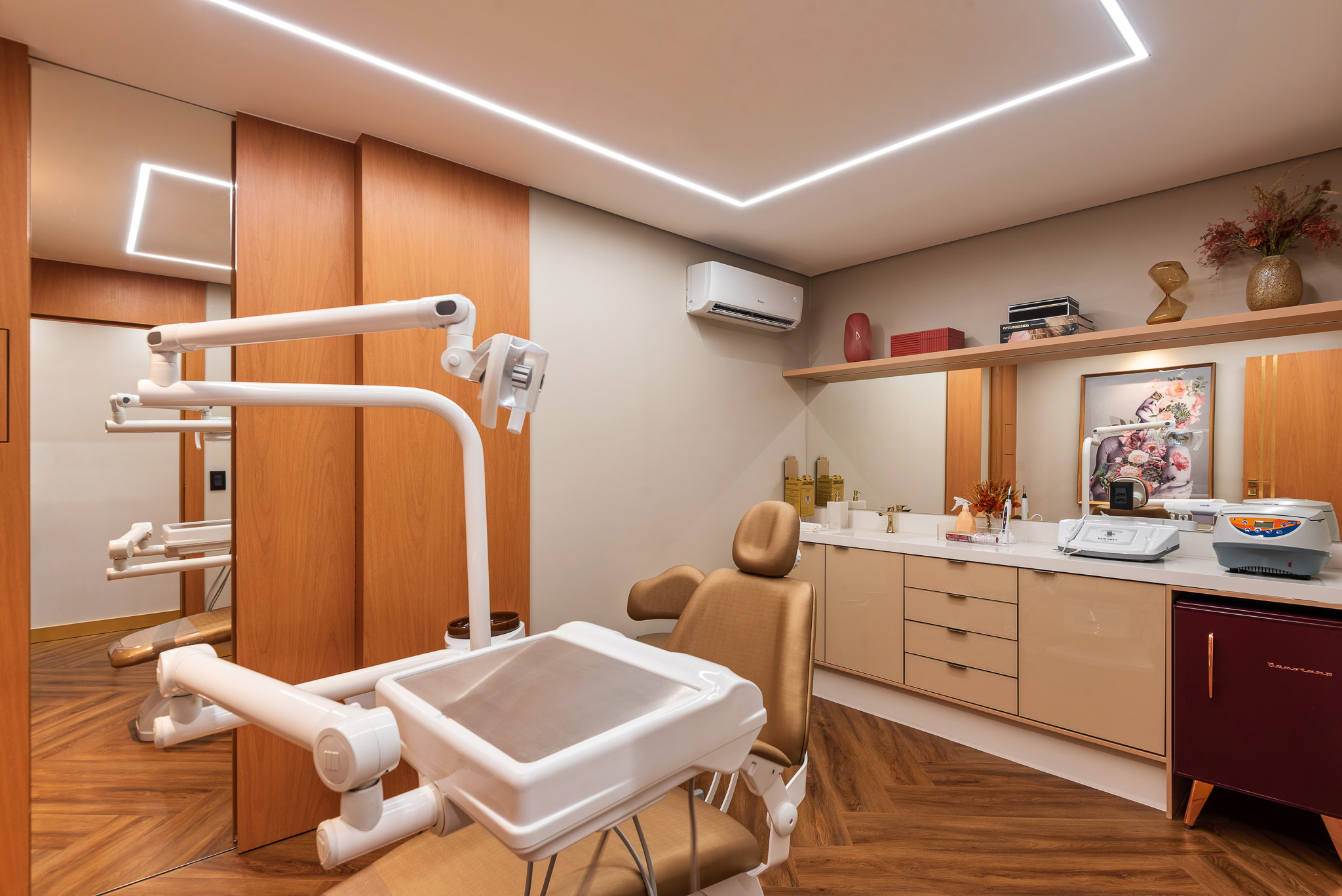 Imagem da matéria CONTEÚDO E VISIBILIDADE: Sofisticação e acolhimento definem a clínica AK Esthetic, projetada por Cinthia Rebouças & Luciana Dias Arquitetura