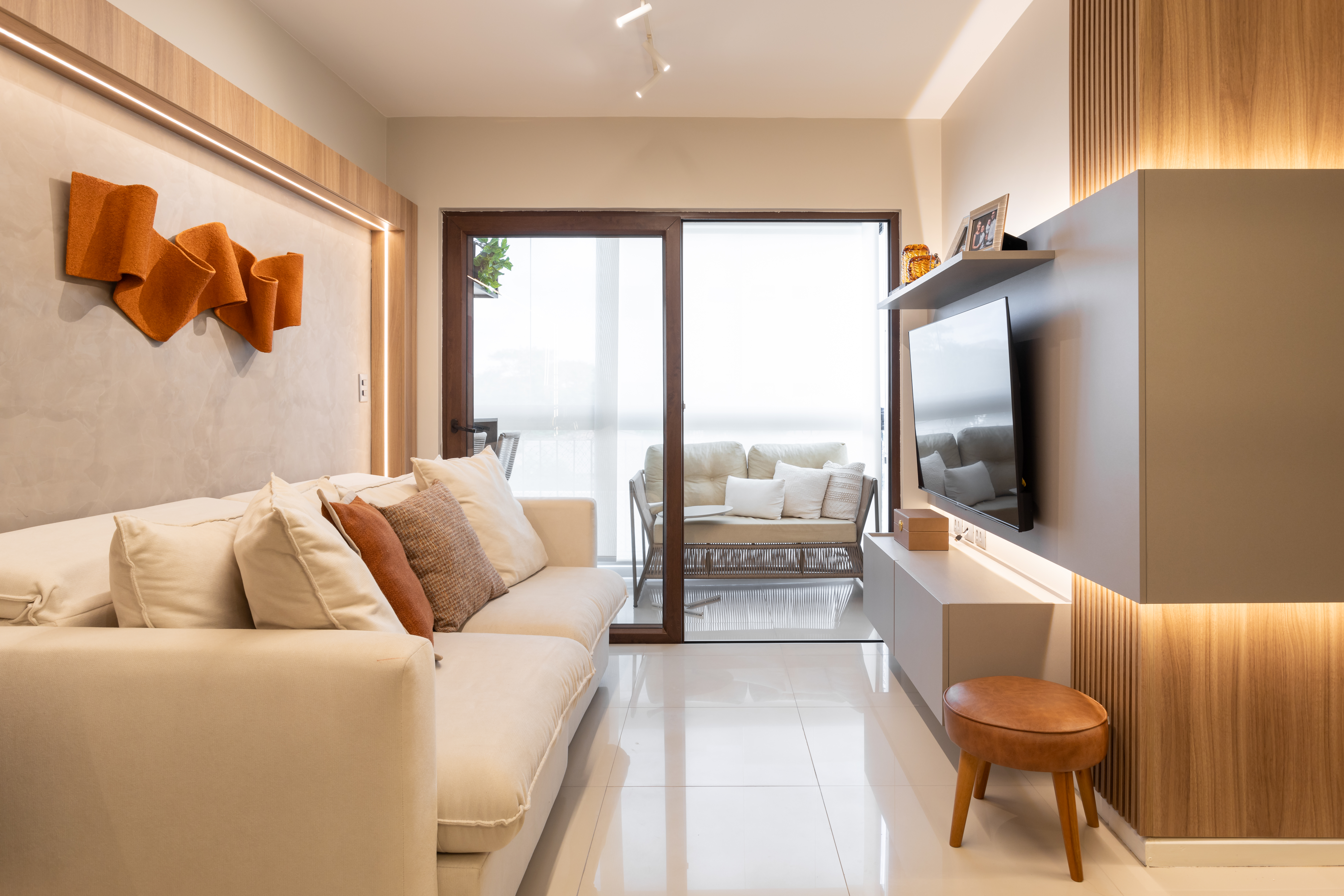 Imagem da matéria #CONTEÚDO E VISIBILIDADE: Projeto de Larisse Menezes renova apartamento, otimizando espaços e criando ambientes joviais e sofisticados