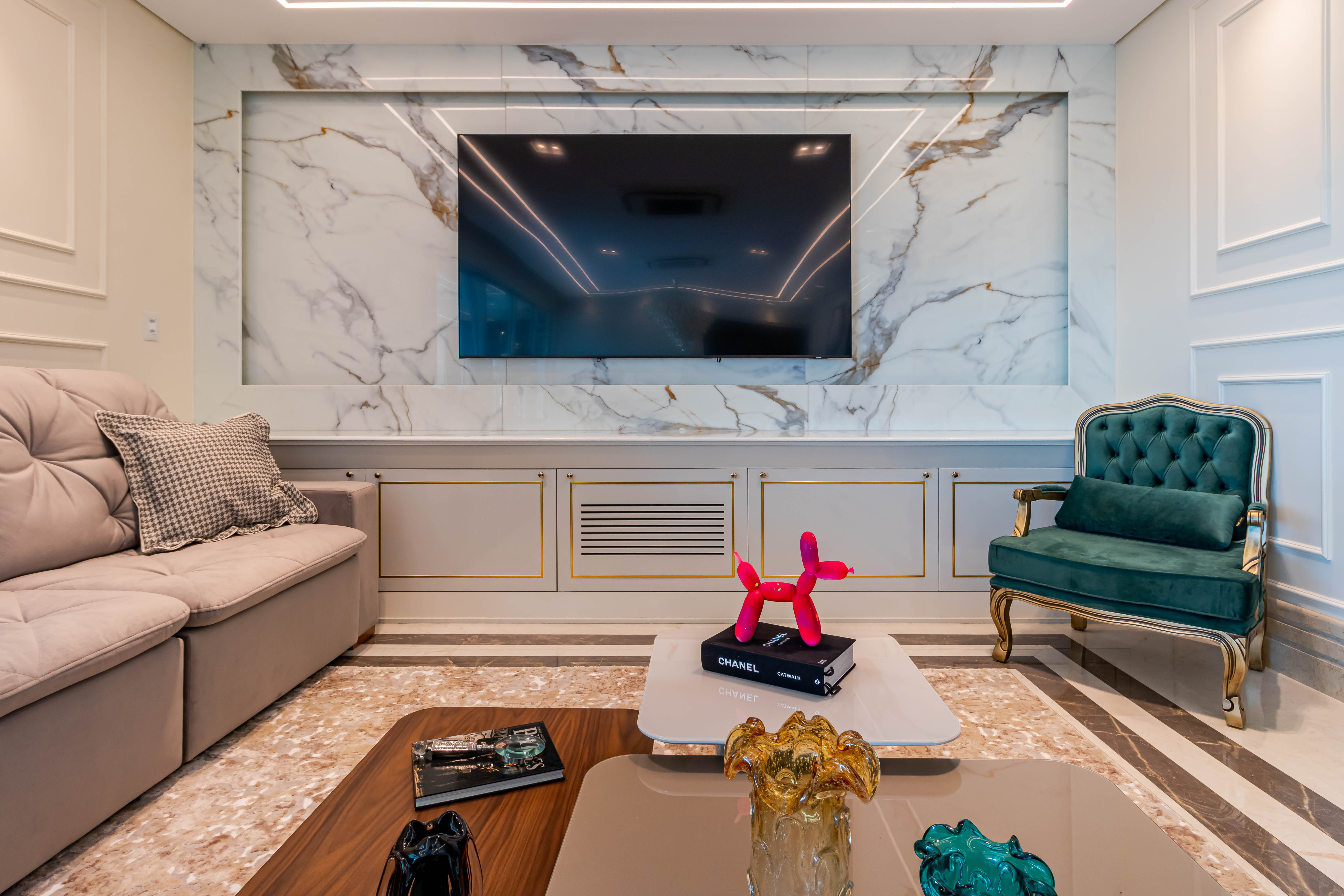 Imagem da matéria #Conteúdo e Visibilidade: Apartamento de casal em Manaus combina estilo clássico com toques modernos, em nova planta com super suíte e closets ele e ela