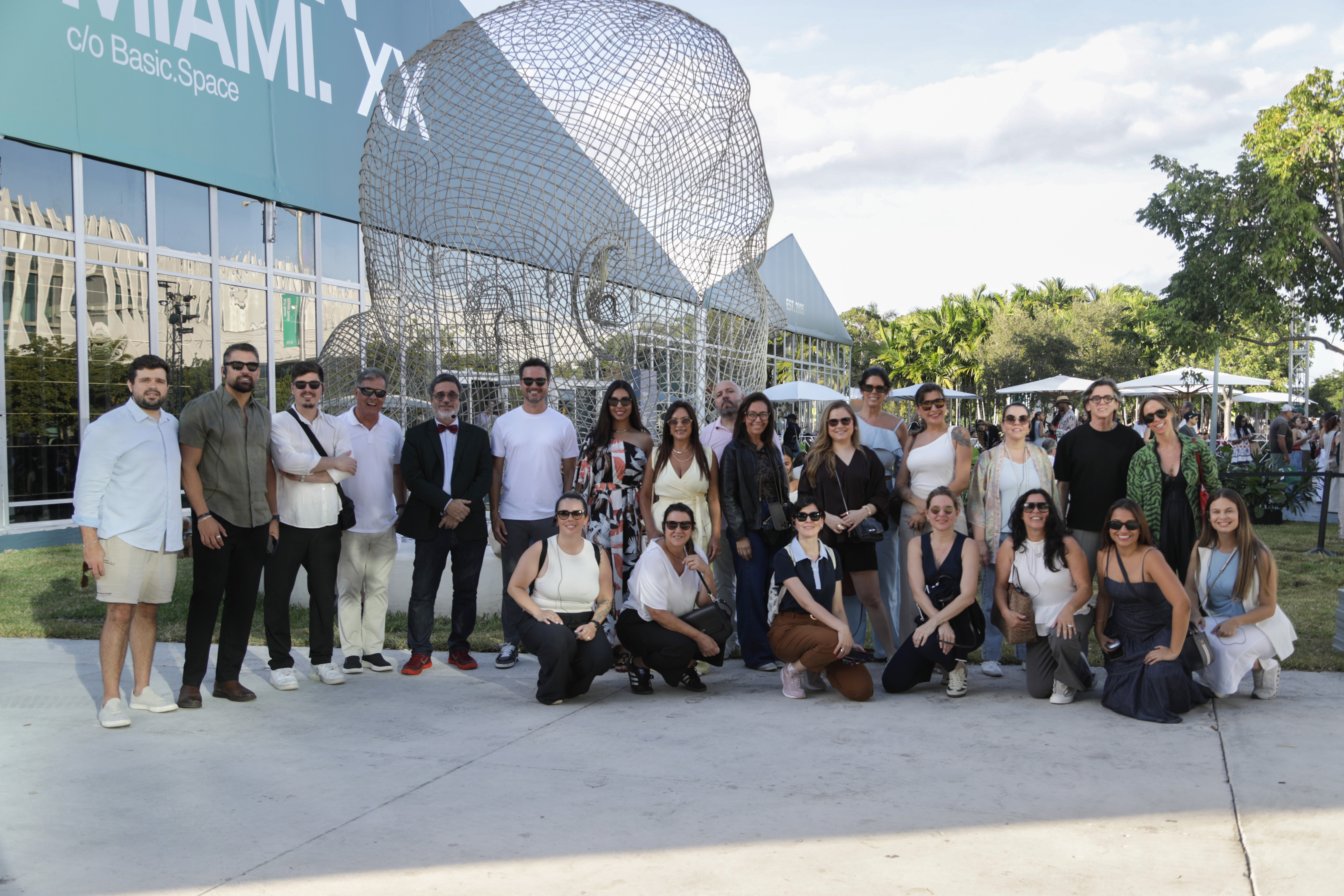 Imagem da experiência Art Basel Miami Beach 2025: Confira os destaques da maior feira de arte das Américas