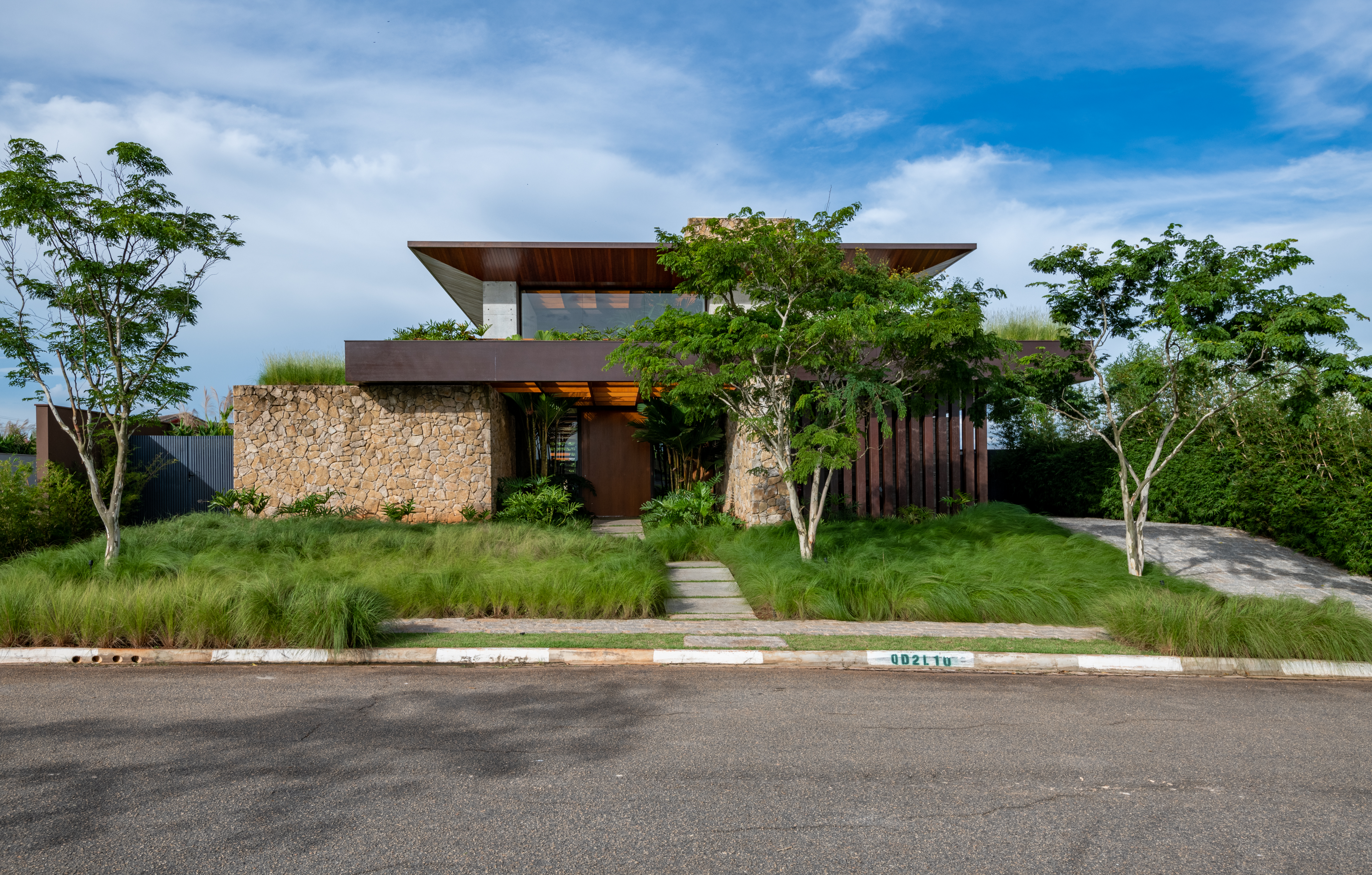 Imagem da matéria #ConteúdoeVisibilidade Residência ZV: o equilíbrio entre arquitetura, paisagem e aconchego