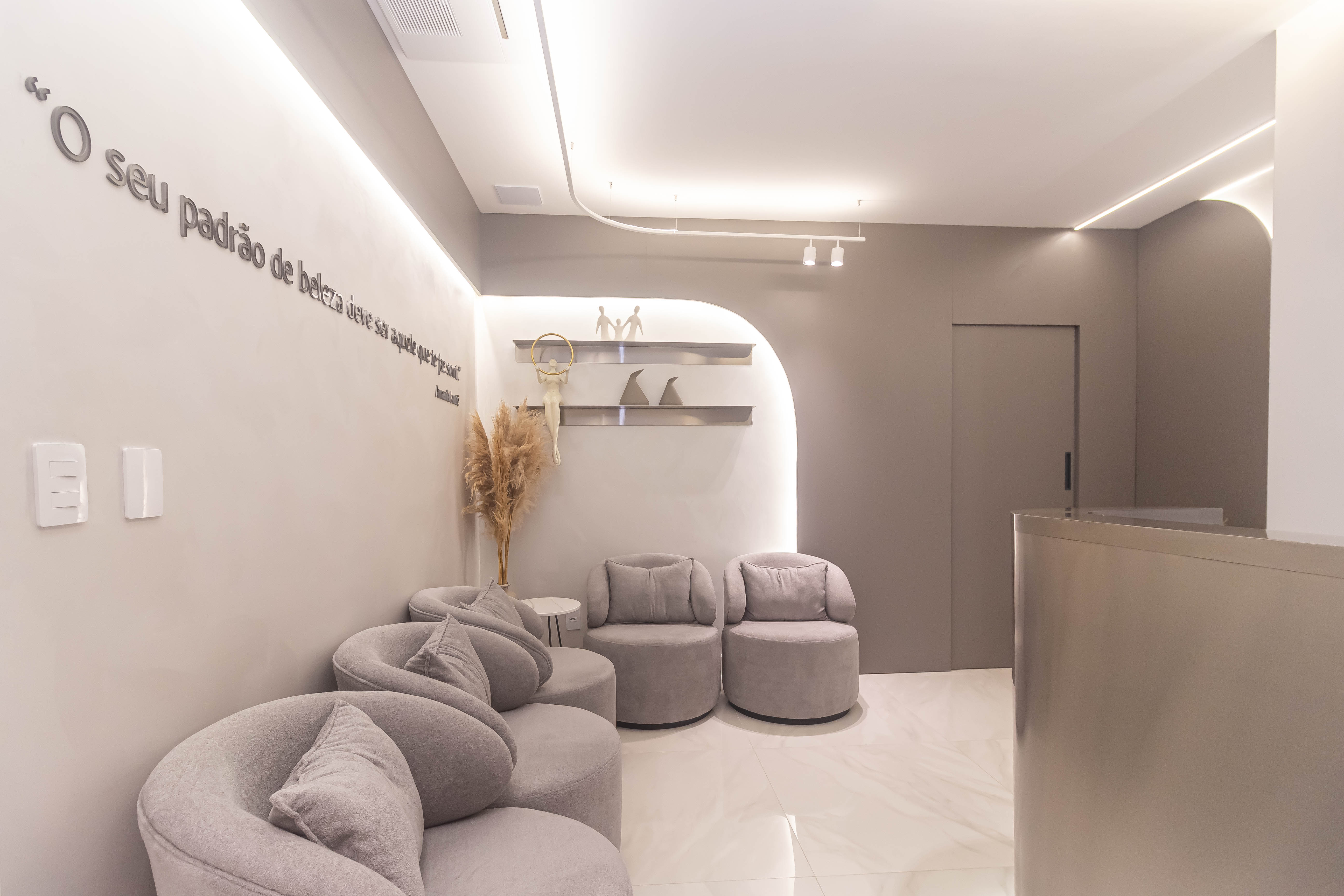 Imagem da matéria Conteúdo e Visibilidade: sofisticação contemporânea para um espaço de saúde com identidade