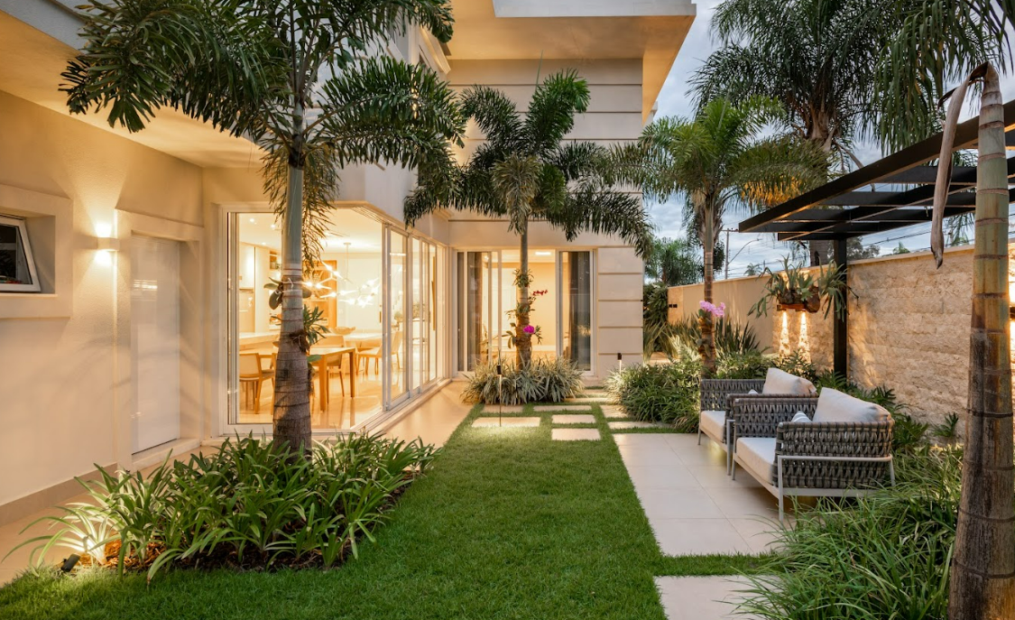 Imagem do post #Conteúdo e Visibilidade: Laura Pezolato assina residência neoclássica no Condomínio Terras di Siena