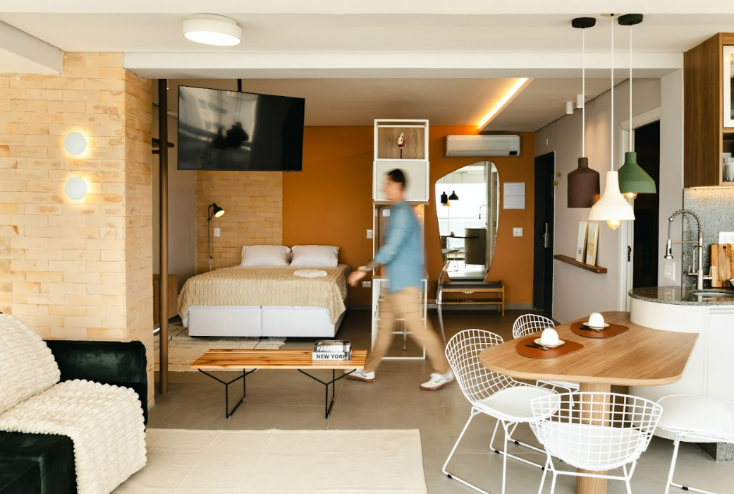 Imagem da matéria #Conteúdo e Visibilidade: Studio VR valoriza vista para o mar e integração total dos ambientes em projeto para Airbnb em Santos