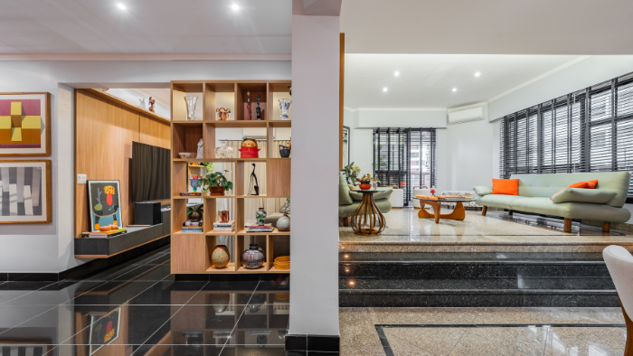 Imagem da matéria #Conteúdo e Visibilidade: projeto de interiores em apartamento em Santo André integra ambientes e destaca acervo afetivo da família