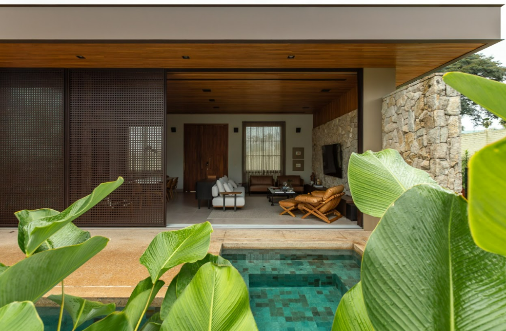Imagem da matéria #Conteúdo e Visibilidade: Residência A|H combina design contemporâneo, rusticidade e conexão com a natureza em projeto de quase 400 m²