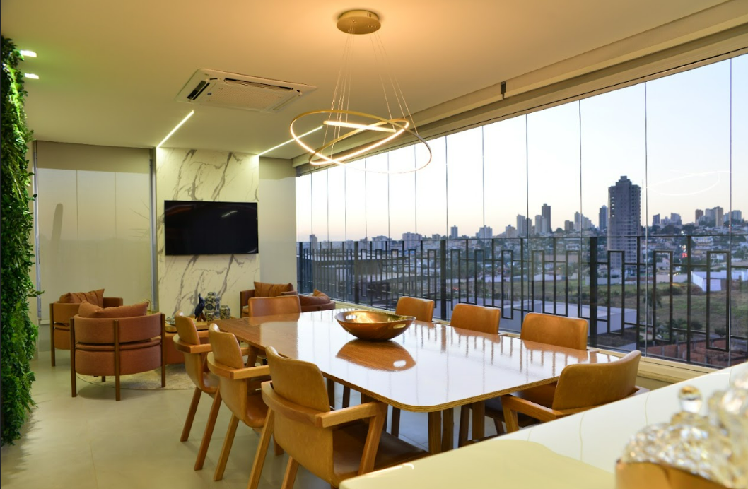 Imagem da matéria #Conteúdo e Visibilidade: Apartamento S/M aposta na integração da varanda gourmet e no verde para criar um espaço de convivência acolhedor